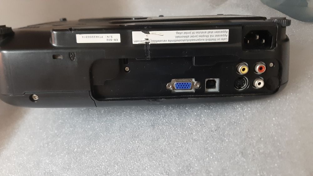 Projetor LCD Epson, modelo H433B.
