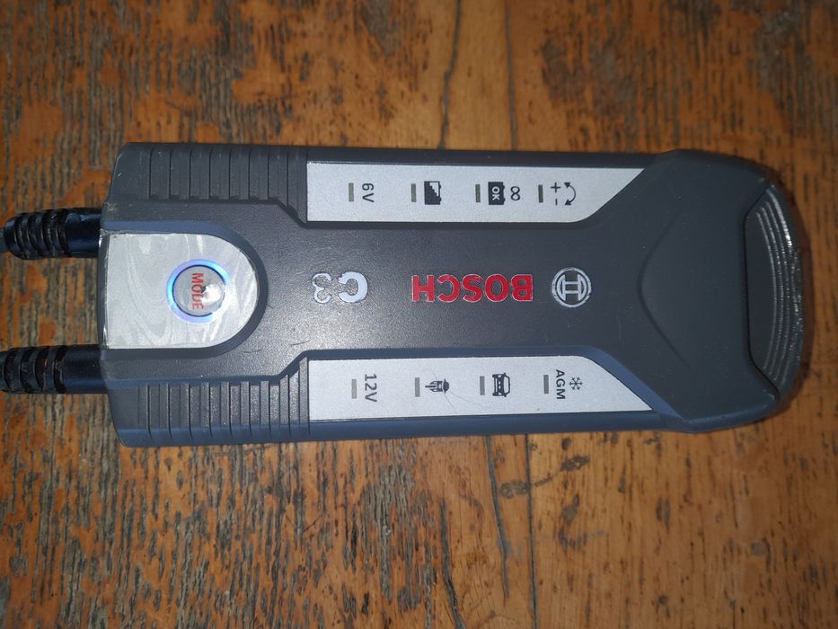 Зарядний пристрій BOSCH C3