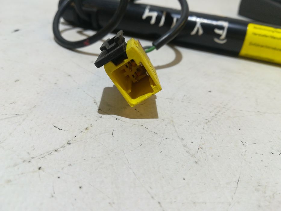 Pré-tensor cinto frente direito OPEL Vectra C