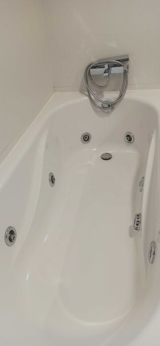 Banheira de hidromassagem