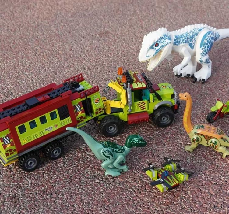 Конструктор Jurassic park 532 блоков Lego