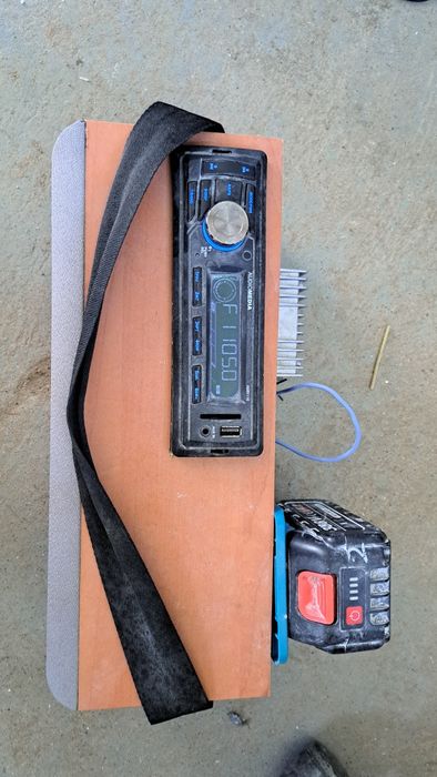 Radio budowlane na baterie Makita