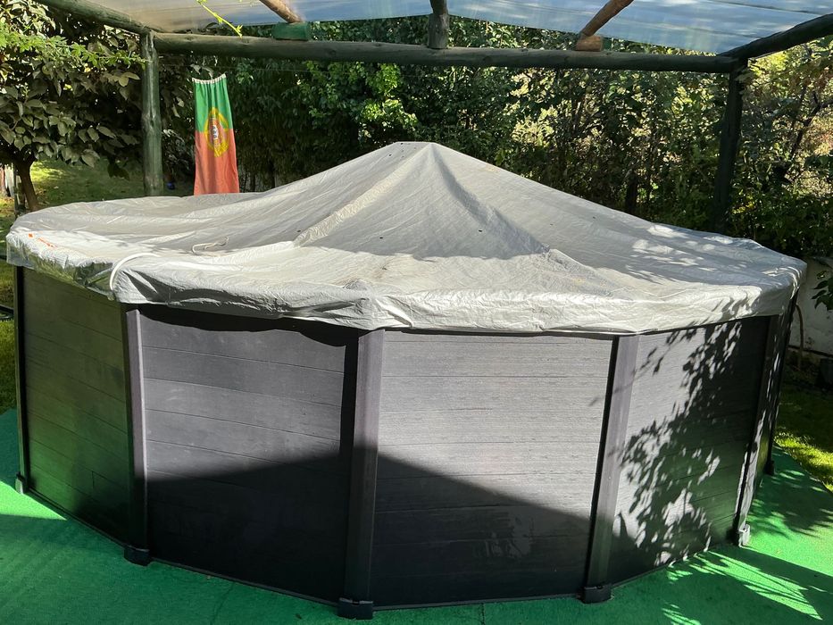 Piscina grande INTEX 2 temporadas     Discrição abaixo. Ver meus anúncio