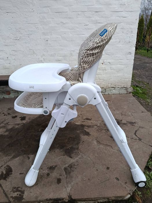 Столик для годування дитячий