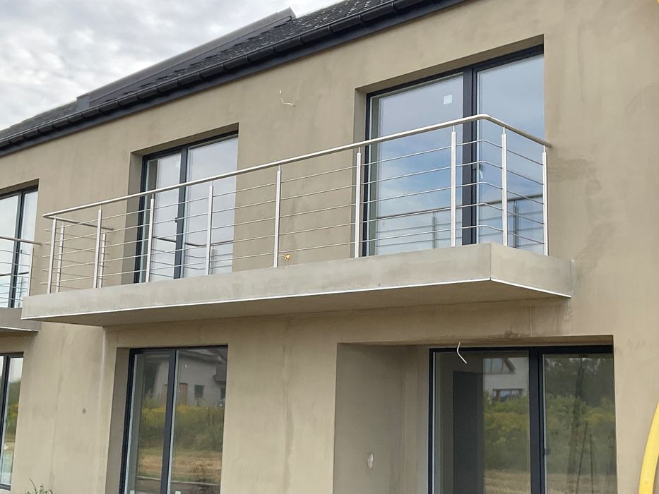 Balustrady nierdzewne zabezpieczenia okienne