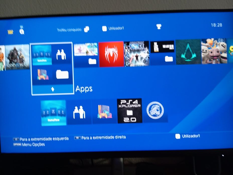 Ps4 Desbloqueada,com dois comandos.