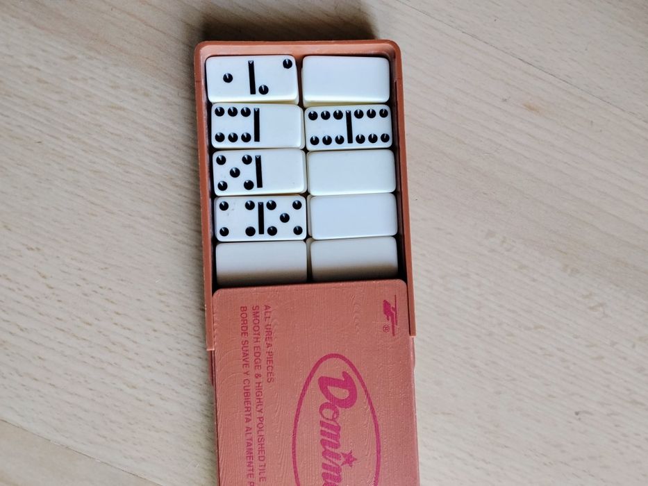 Relikt  PRL-u   Domino  Gra