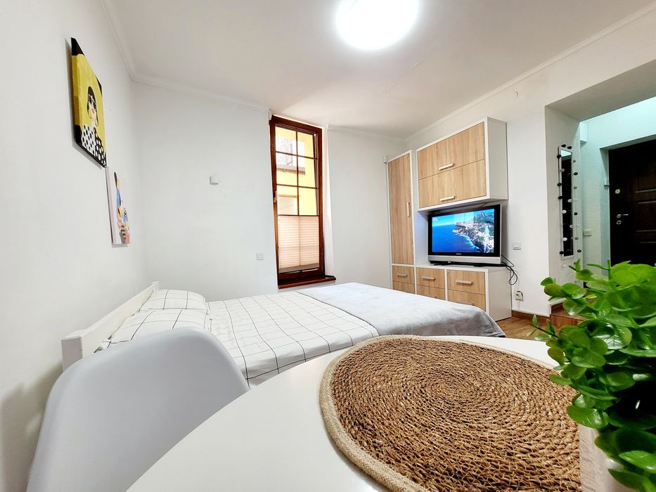 Подобово Львів , центр, пл. Я.Осмомисла, поруч пл. Ринок. Оперний.