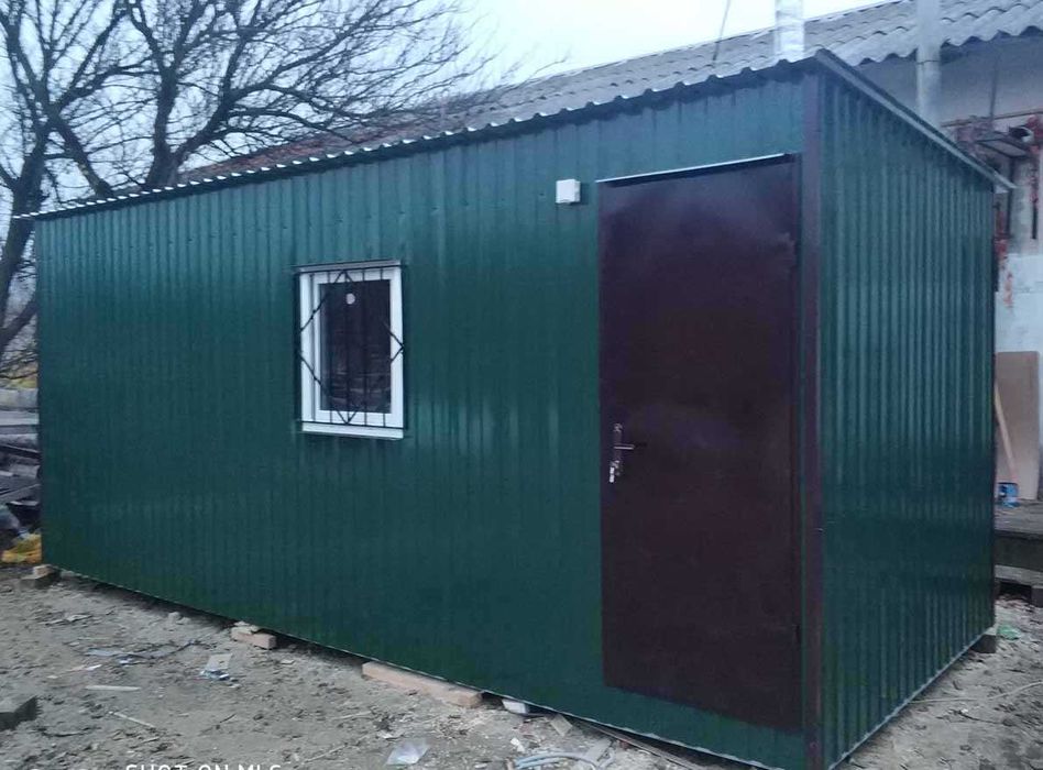 Дачний будиночок, вагончик, побутівка.