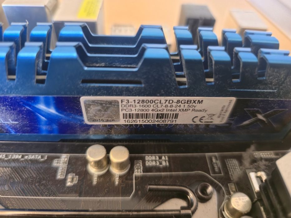 Plyta gowna X79 extreme 4 asrock z cpu i 16gb ram