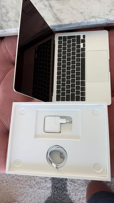 MacBook Air M4 Imaculado + Capa
