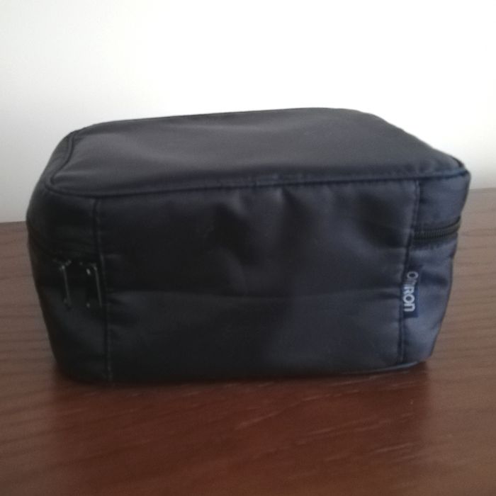 OMRON Medidor de tensão arterial digital M6 Comfort