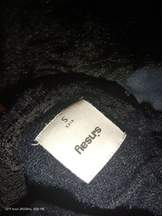 Sweter miś kudłaty dekolt V koronka