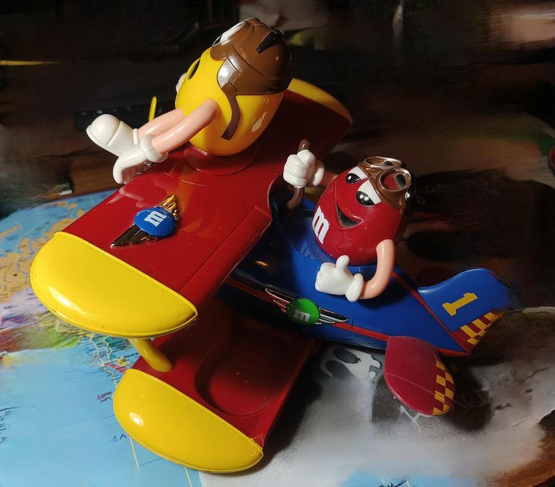 m&ms avião - peça de coleccionador
