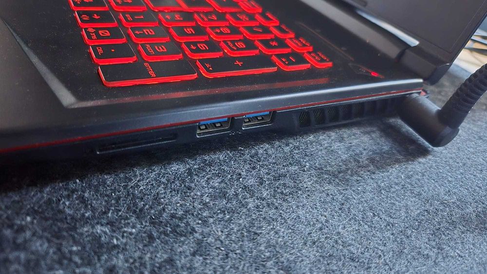 Portatil Gaming MSI RTX 2060 - MSI GL63 8SE