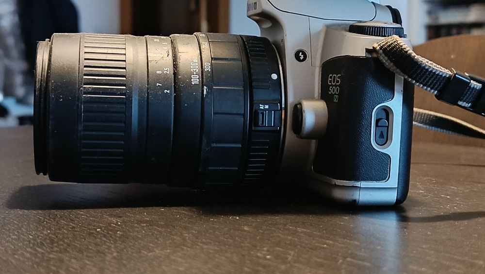 Canon EOS 500N + Lente Sigma 100–300mm- fotografia analógica