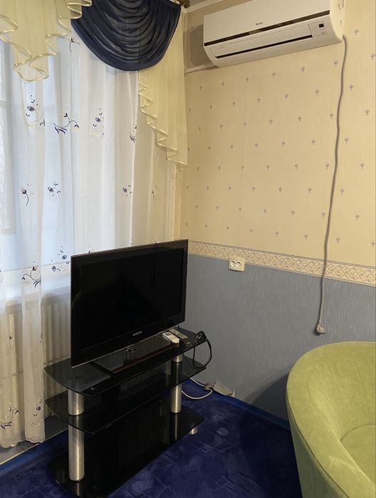 Сдам посуточно 2 кв./апарт.м.Спортивная,Металлист,Конный рынок,центр.