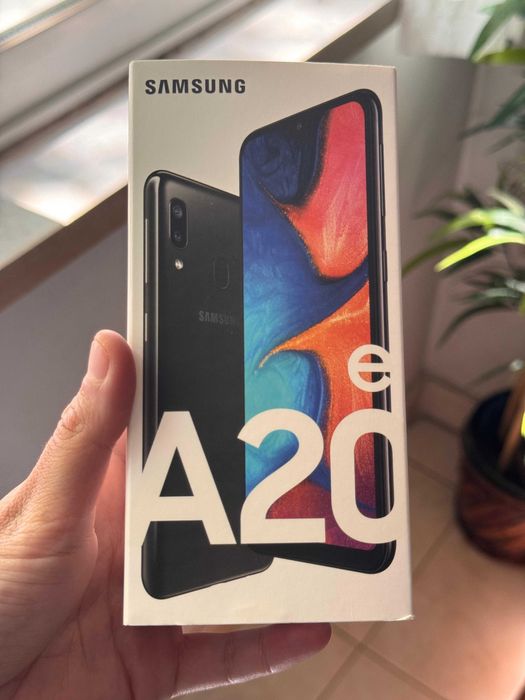 Smartphone SAMSUNG Galaxy A20e (5.8'' - 3 GB - 32 GB - Preto)