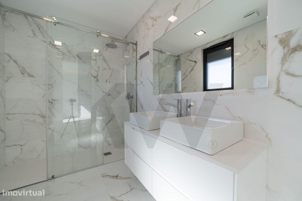 Penthouse T2 de Luxo com Terraço e Jacuzzi Privado | Vista Mar 180º