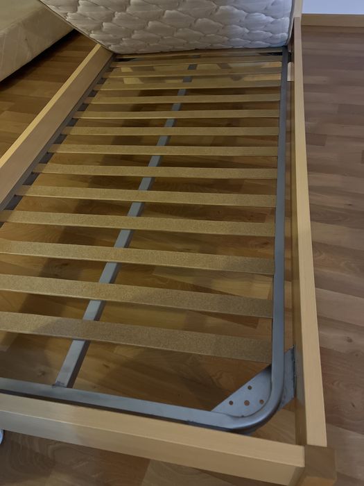 Cama, colchao e estrado