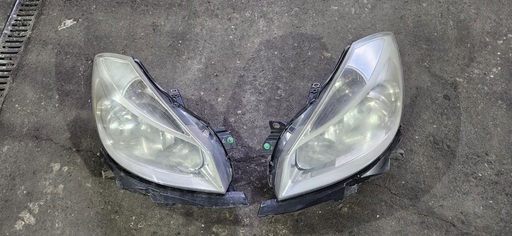 Clio III Lampa Przód