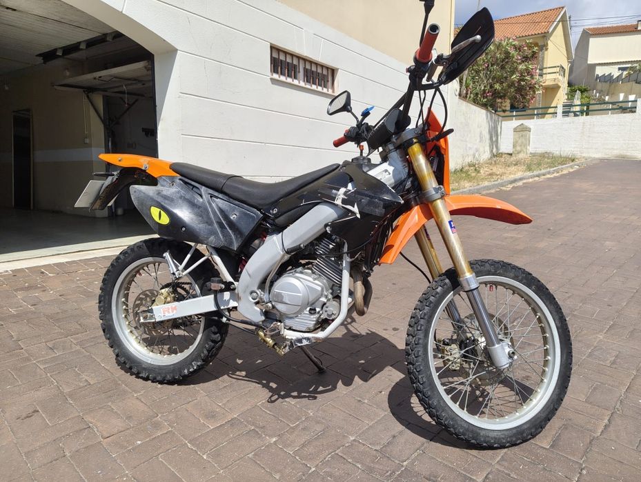 Vendo Moto MotorHispania Duna 125