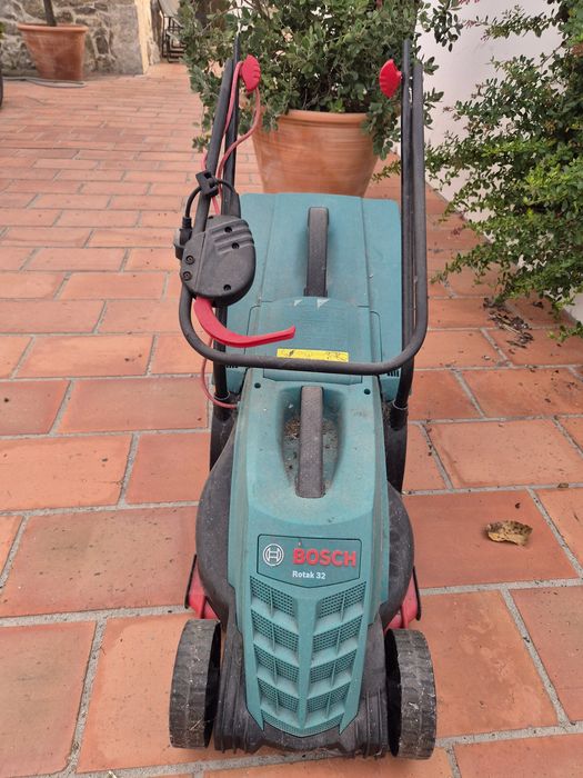 Corta-relva elétrico Bosch Rotak 32 – 1200W