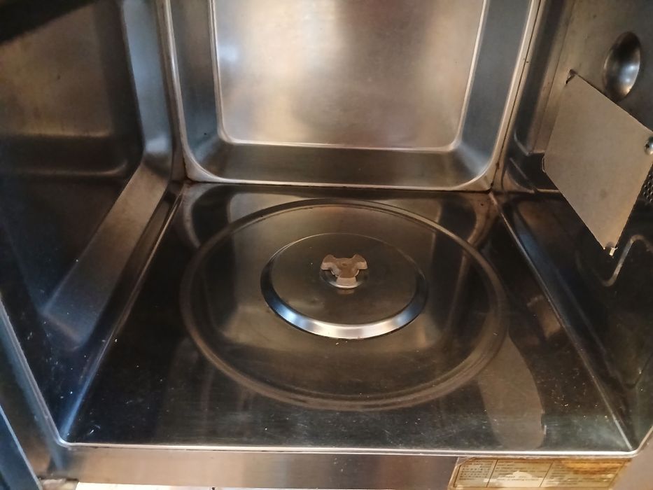 Микроволновка Bush,Рабочая