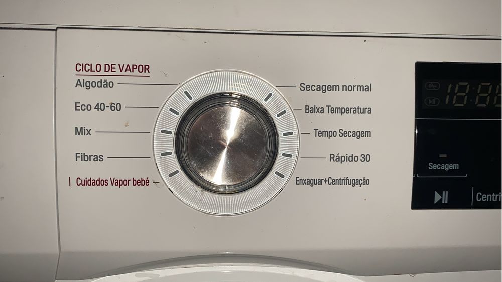 Máquina de lavar roupa e secar