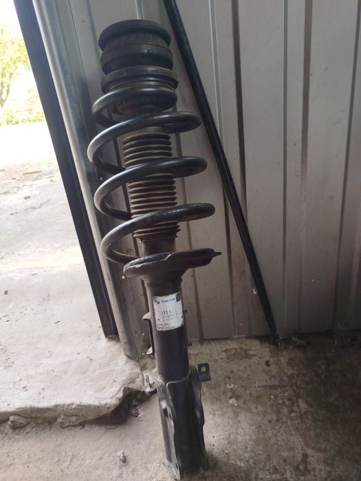 Стійка переднього амортизатора SACHS Mercedes Vito 639