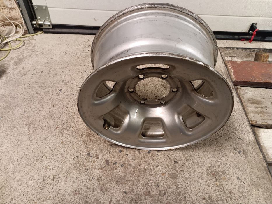 Felgi 16x8j Cragar 6x139.7
