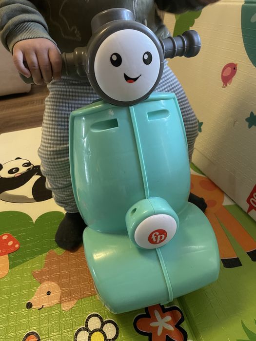 Скутер машинка толокар мотоцикл scooter fisher price