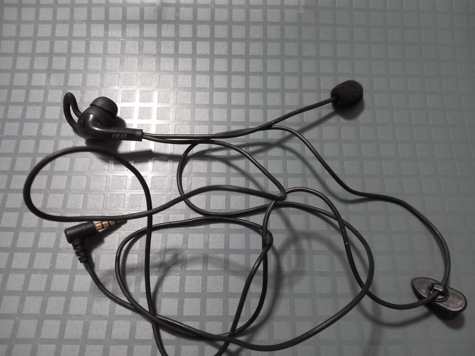 2- Phones EJEAS para intercomunicador (direito)