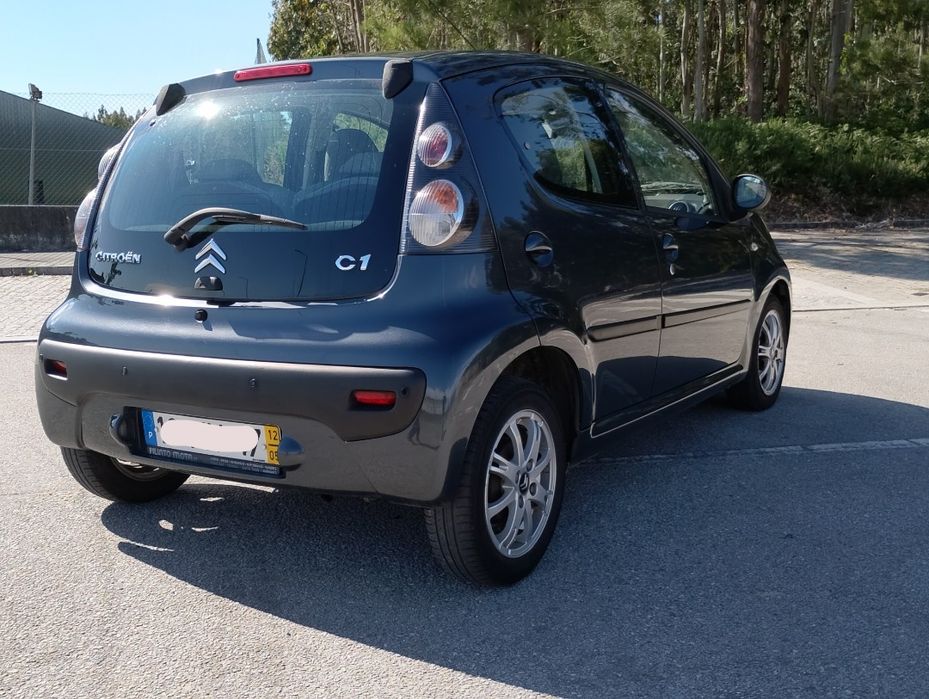 Citroën C1 com poucos km 2012