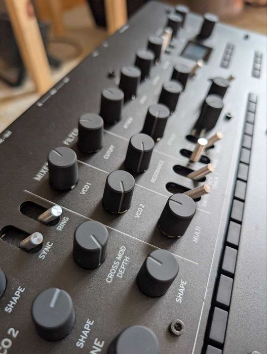KORG MINILOGUE XD estado perfeito