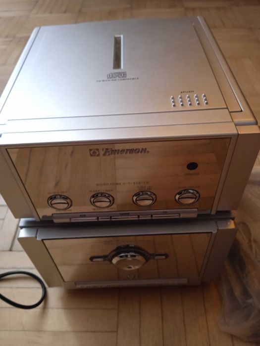 mikro audio system Emerson  do słuchania muzyki z  dwoma  głośniki