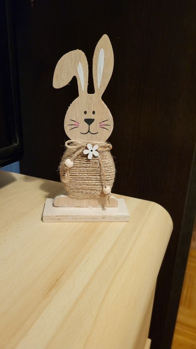 Dekoracja świąteczna. Zajączek drewniany.