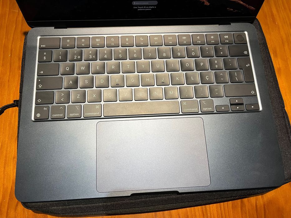 MacBook Air M2 16GB 256GB