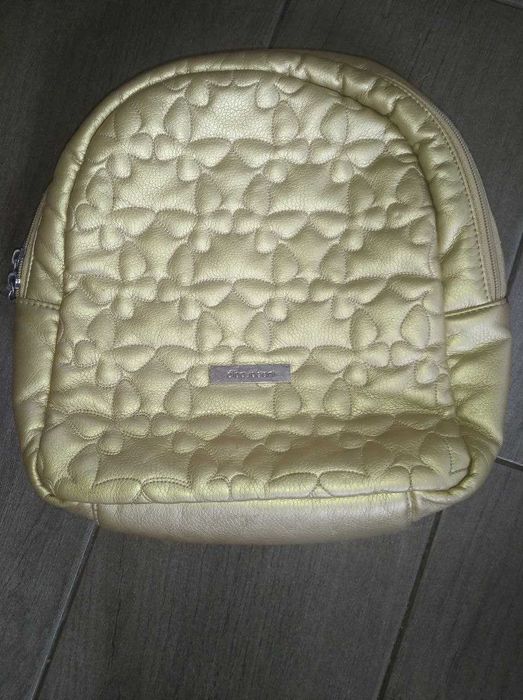 Золотий рюкзак для дівчинки