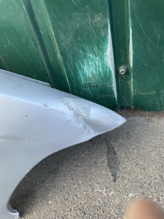 Крило бмв е39 з дефектом