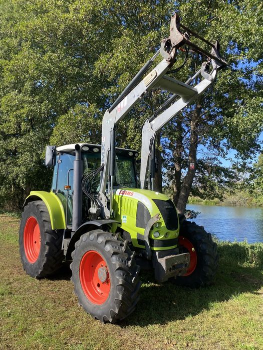Traktor CLAAS ARES 557 ATZ . TUR . Sprowadzony