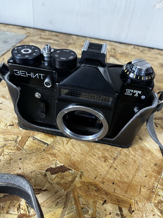 Фотоапарат ZENIT ET +вінтажна електронна фотовспишка ЛУЧ-70