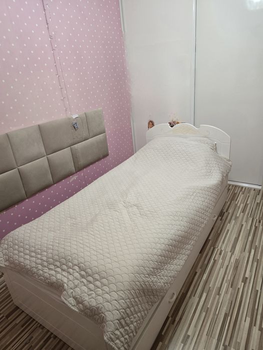 Łóżko z materacem-Meblik