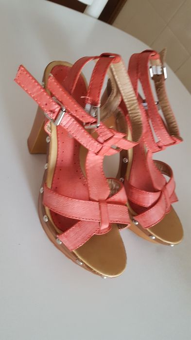 Sandálias tamanho 38