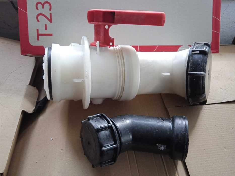 Кран для єврокуба