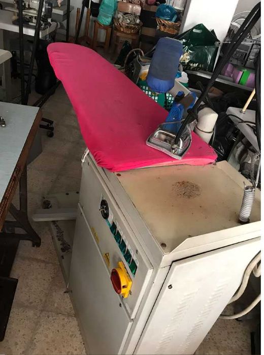 Mesa de Engomar Industrial COMEL com caldeira 6L e ferro. Bom estado