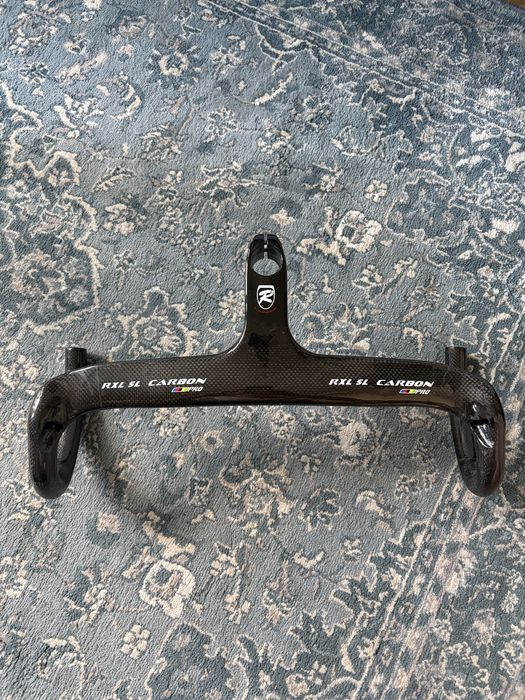Kokpit kierownica aero carbon 42cm