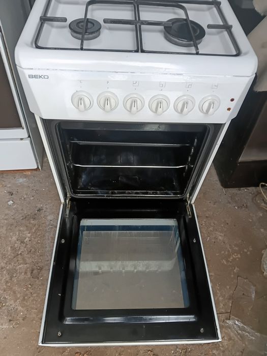 Продам 4х конфорну газову плиту Beko