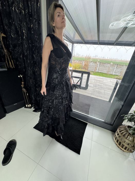 Suknia maxi wyszywane kwiaty jedno ramie M