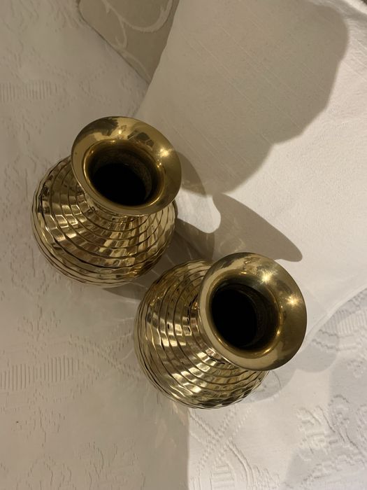 2 jarras antigas douradas